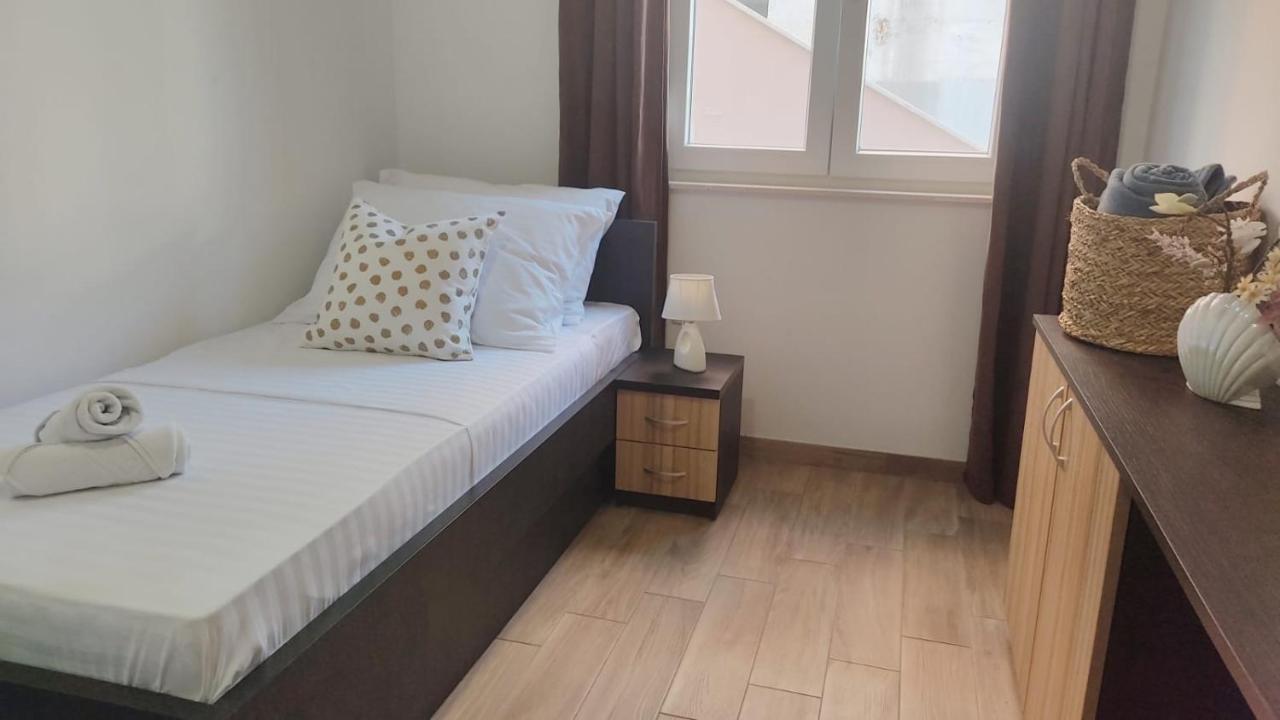 Apartment Frana Delux Kremena Bagian luar foto