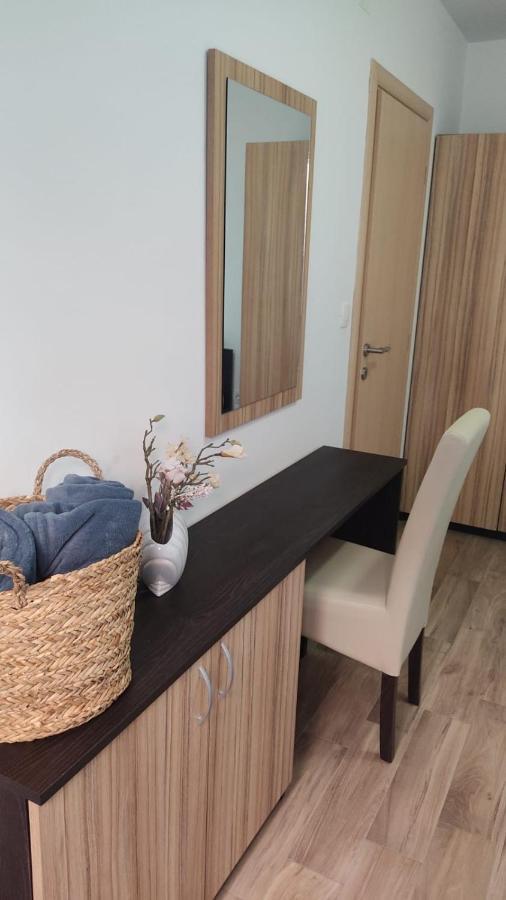 Apartment Frana Delux Kremena Bagian luar foto